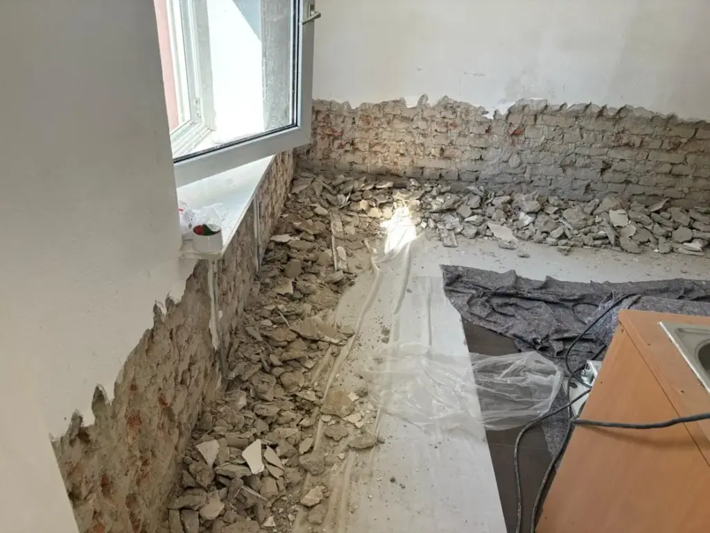 Verputzarbeiten Wohnhaus innen vorher