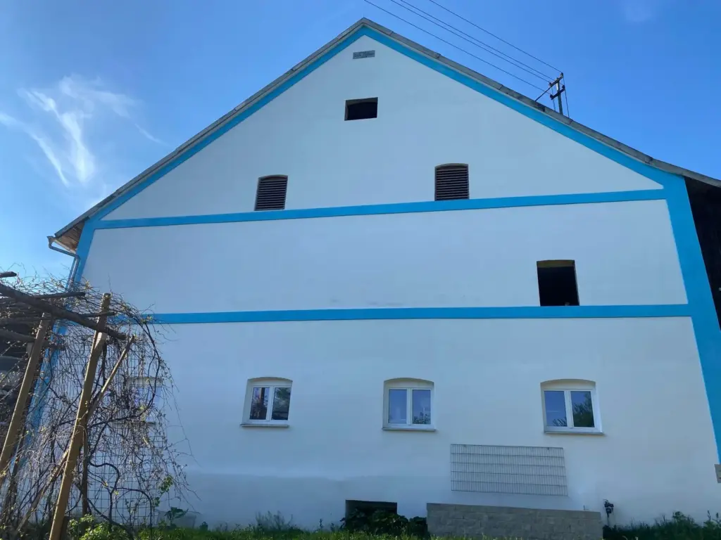 Verputzarbeiten Haus-Fassade Giebel neu